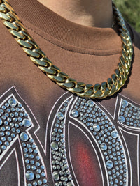 Real customer photo - 12mm gold Cuban chain worn outdoors