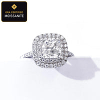 Radiant-Cut Moissanite Engagement Ring detail