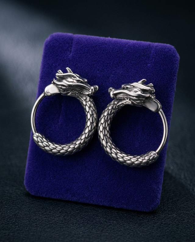 Showtime Gems velvet product photo