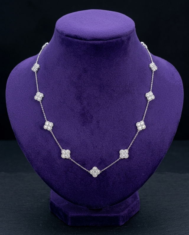 Showtime Gems velvet product photo